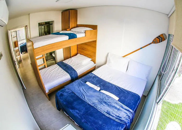 F1-Pe Na Areia Da Praia Do Tombo, 2 Suites, Ar Cond, 2 Banheiros, 2 Vagas+Roupas De Cama