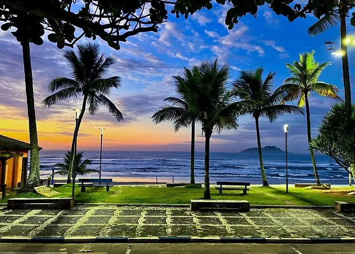 F1-Pe Na Areia Da Praia Do Tombo, 2 Suites, Ar Cond, 2 Banheiros, 2 Vagas+Roupas De Cama