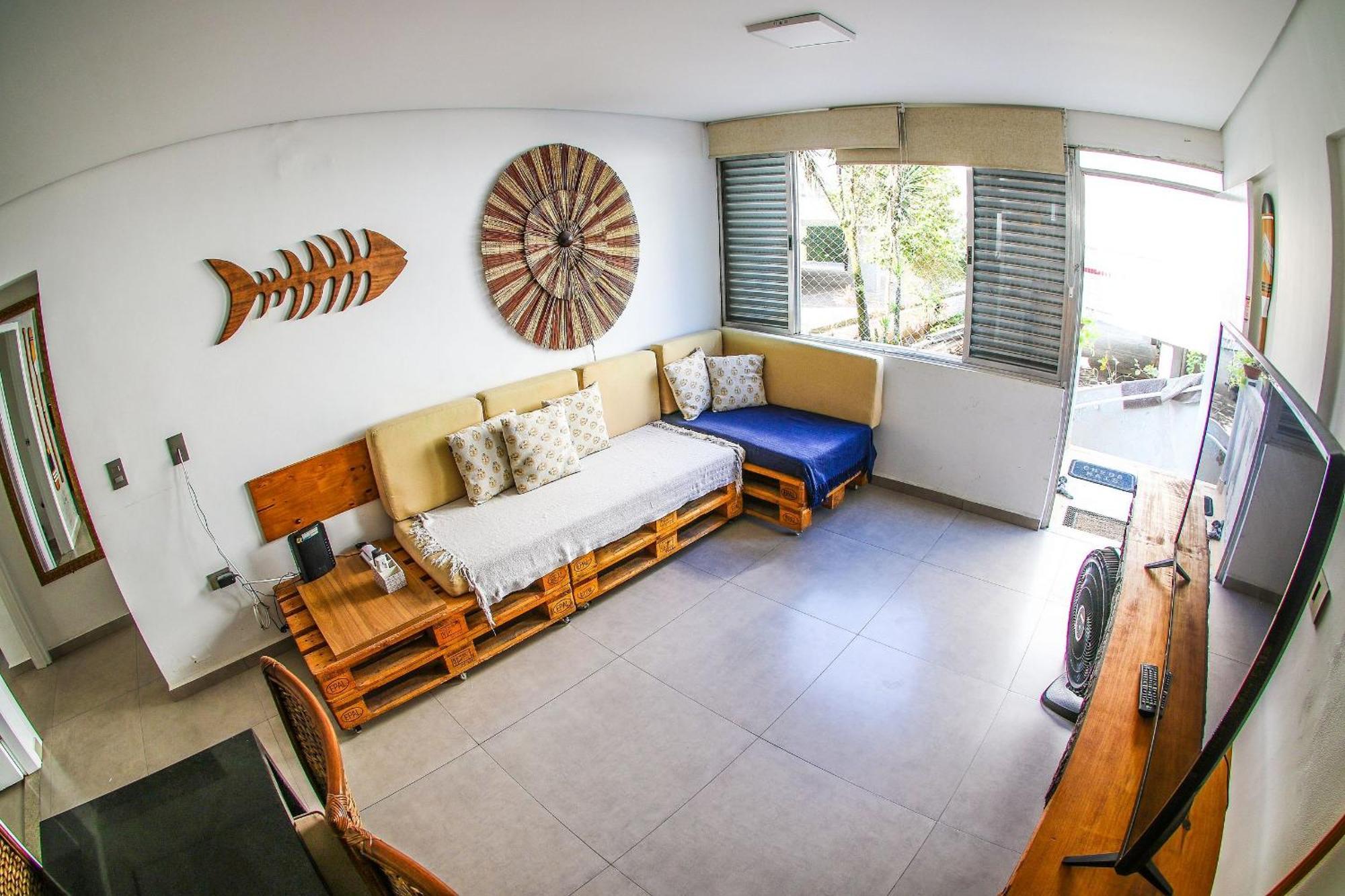 F1 Pe Na Areia: Beachfront With Sea Views In Guaruja