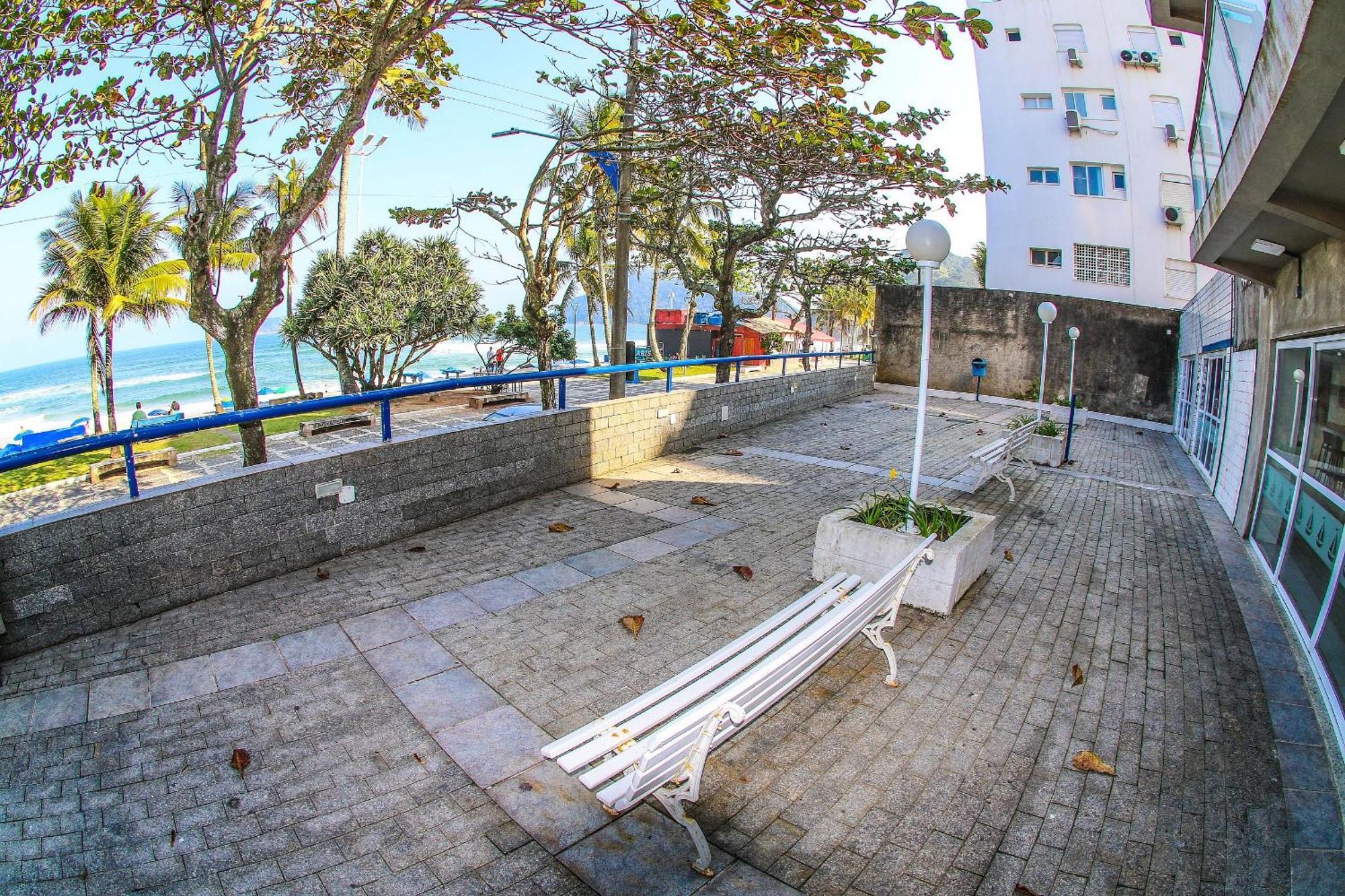 F1 Pe Na Areia: Beachfront With Sea Views In Apartment Guaruja