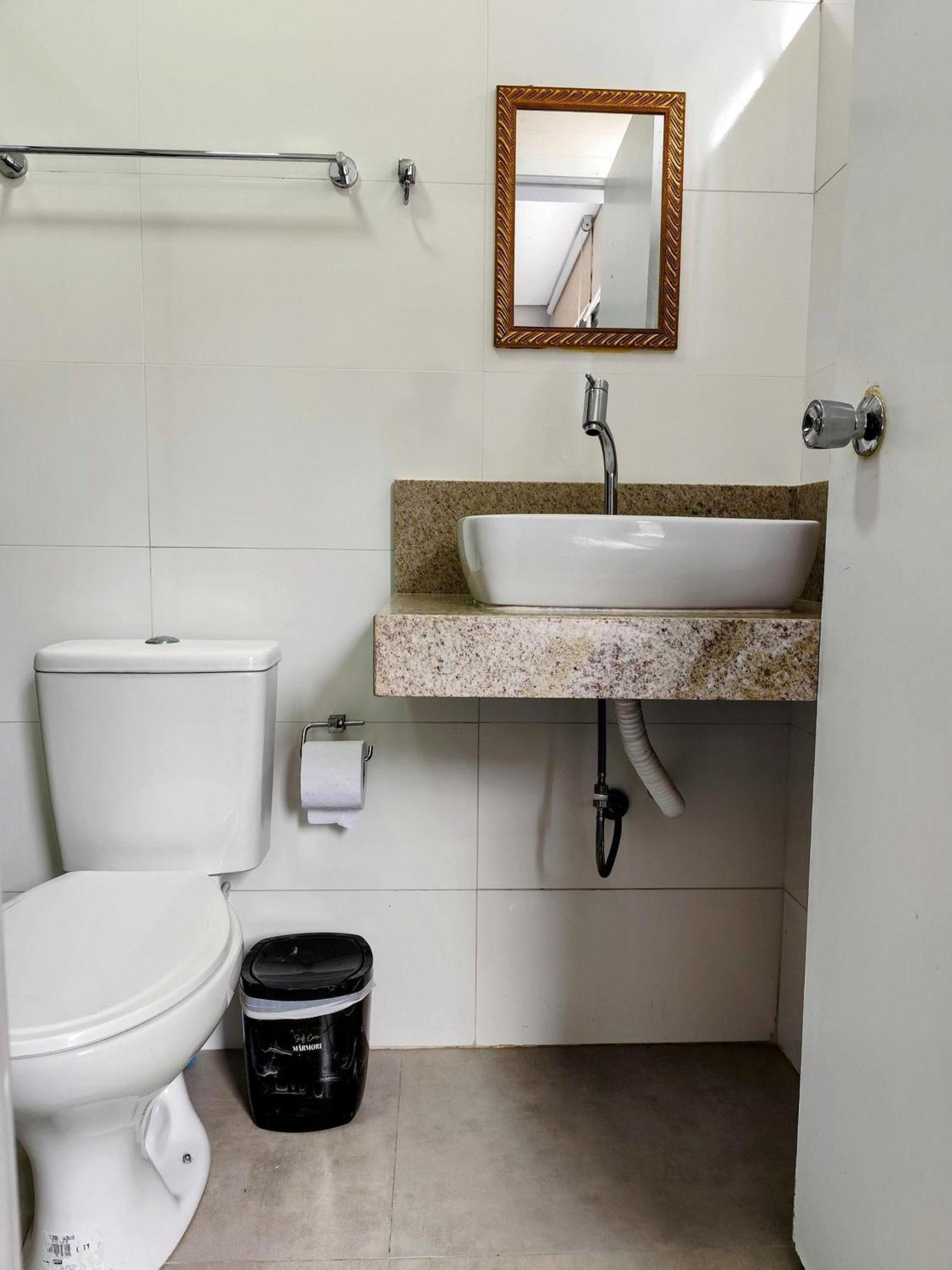 Apartment F1 Pe Na Areia: Beachfront With Sea Views In Guaruja