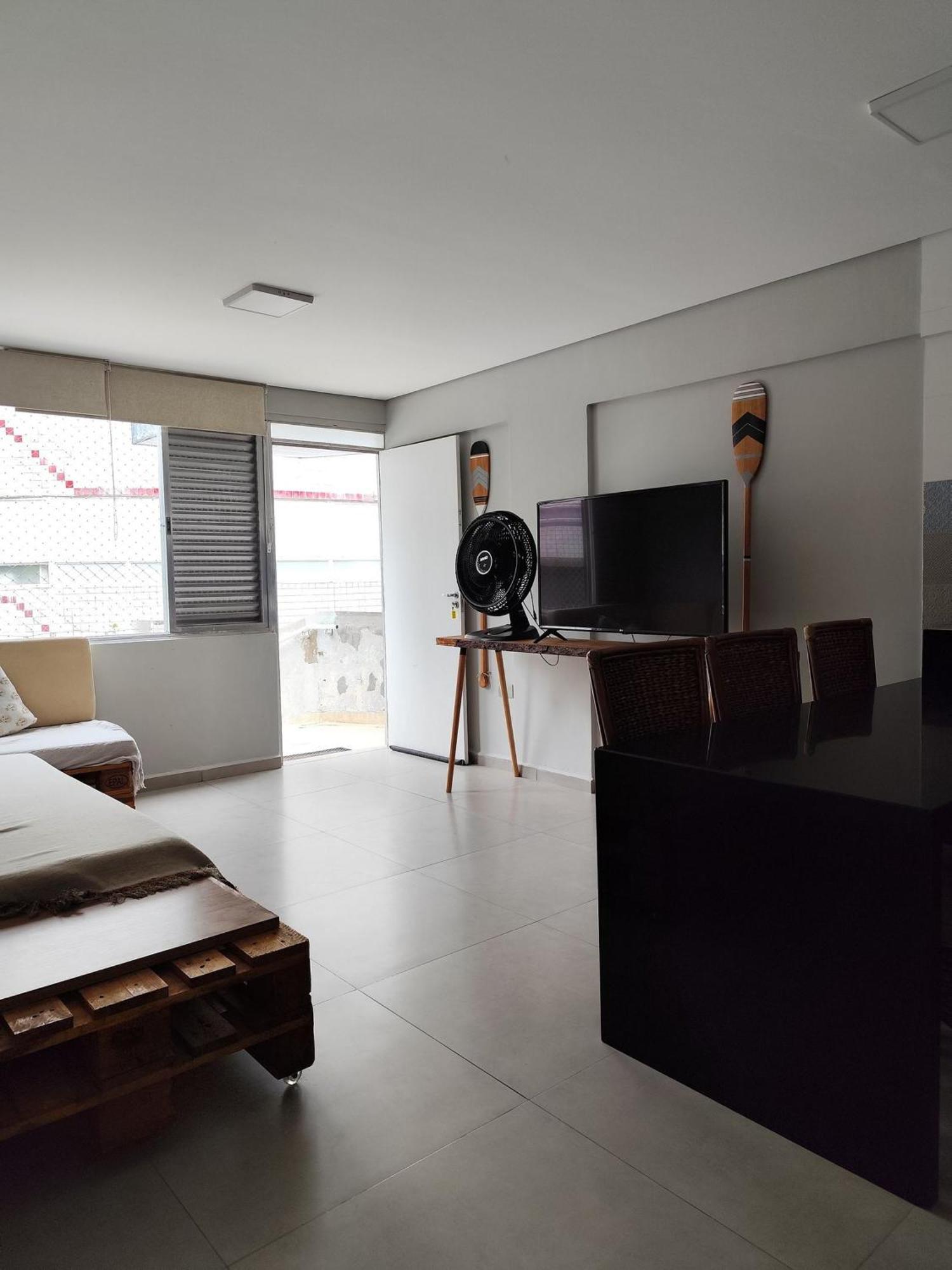 F1 Pe Na Areia: Beachfront With Sea Views In Guaruja