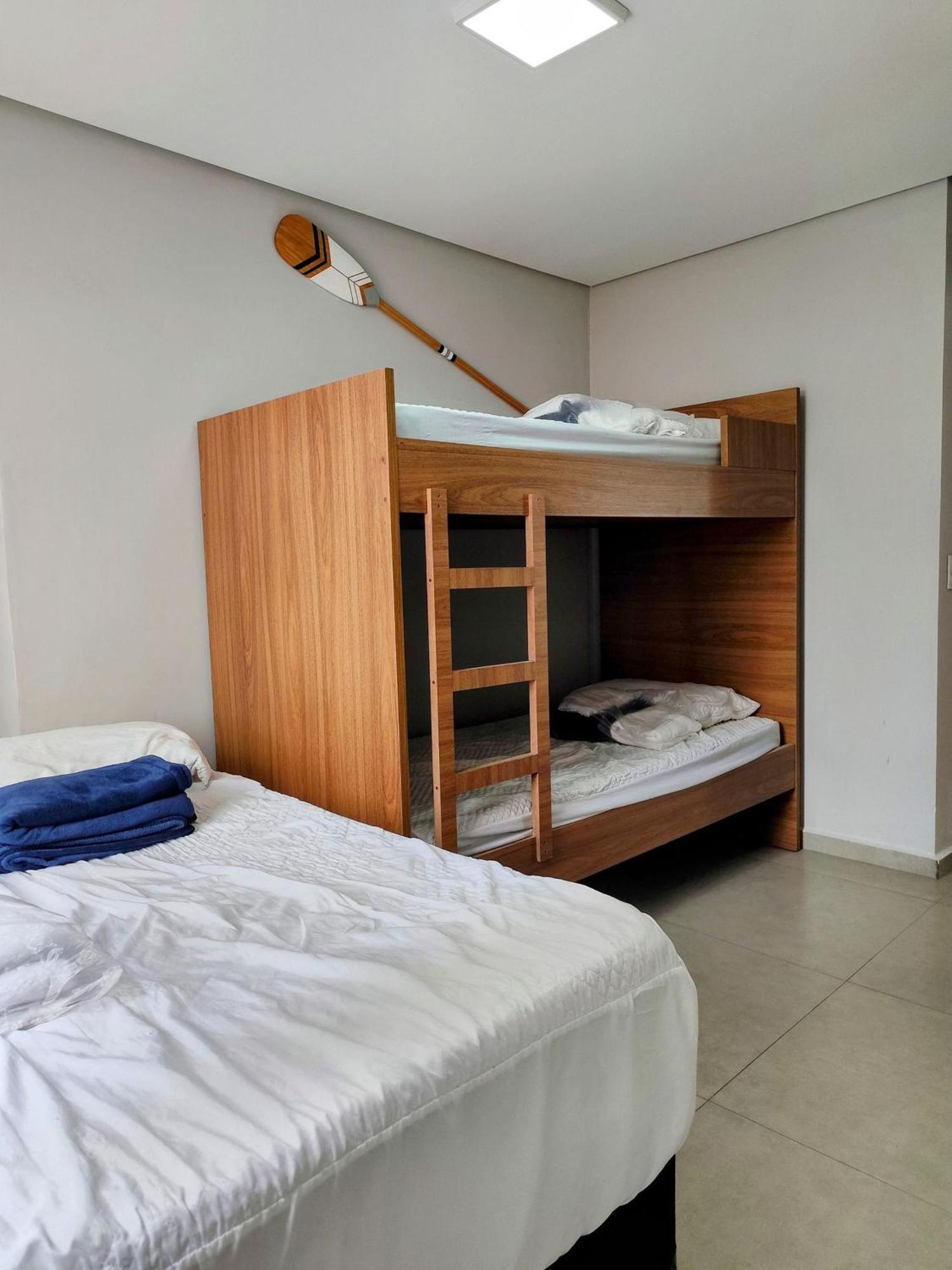 F1 Pe Na Areia: Beachfront With Sea Views In Apartment Guaruja