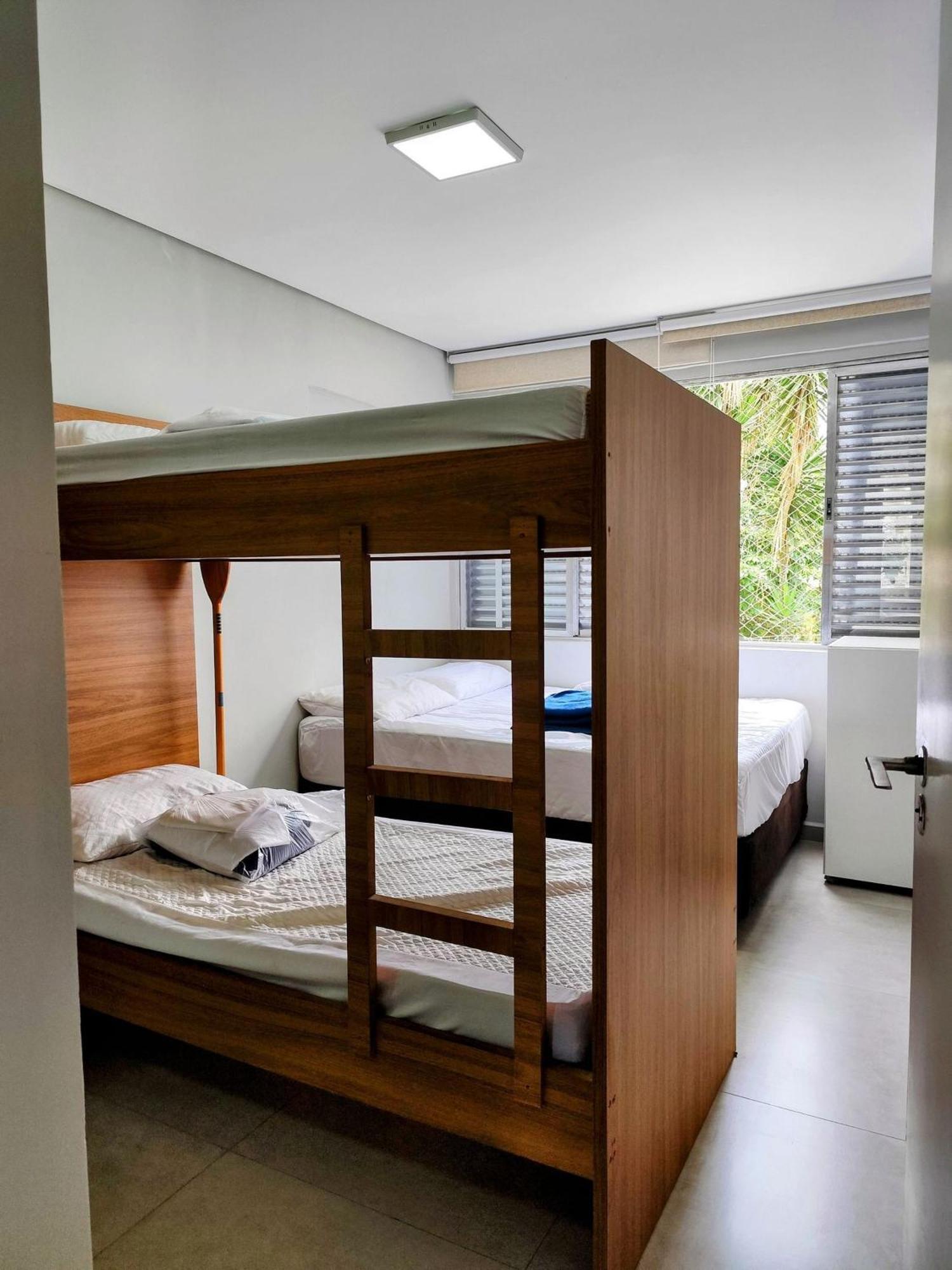 F1 Pe Na Areia: Beachfront With Sea Views In * Guaruja